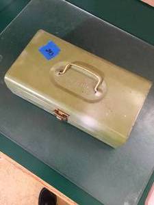 lot 243 image: Benzo Matic assortment and case