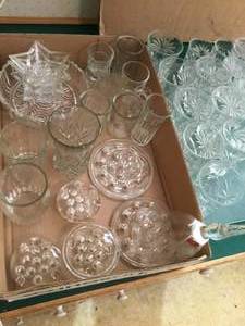 lot 254 image: Large assortment of glassware