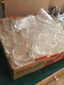 lot 256 image: Large collection of glassware