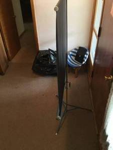 lot 264 image: Old movie screen da-lite brand