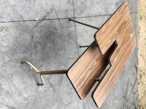 lot 289 image: Sewing machine table foldable