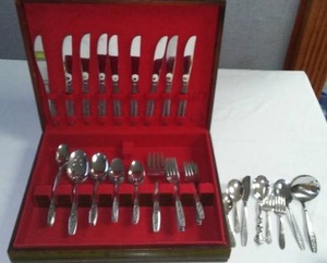 Flat Ware Service For 8 Plus Serving Pieces.