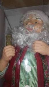 (2) Santa�s and Mrs. Claus.