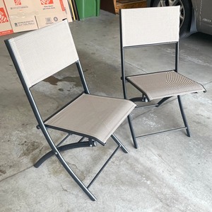 lot 112 image: Pair of Foldable Chairs
