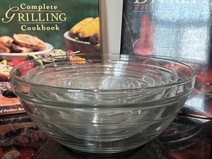 lot 76 image: Nesting Mixing Bowl Set and Two Cookbooks