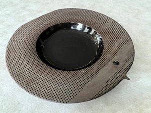 lot 86 image: Artisan Created Fish Bowl Platter