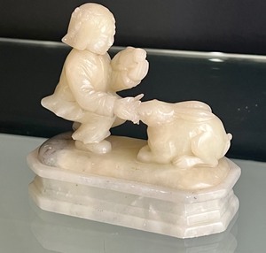 lot 85 image: Vintage Adorable Marble Figurine of a Girl and a Bunny