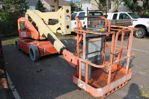 lot 2 image: JLG Lift E400A narrow 500-lbs 48V8 Aerial Boom Lift