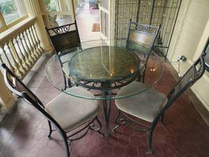 48Round Glass Table and 4 Chairs