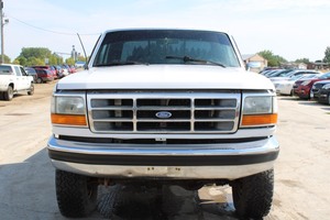1994 Ford F-150 XLT - 4x4 - Manual Transmission -