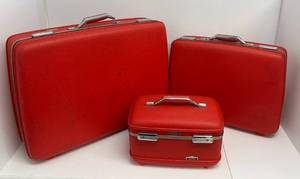 1960s Set Of 3 Tiara Antique American Tourister Lugage (With Keys)