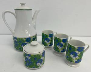 Small Vintage Floral Tea Set Including Tea Pot, Three Tea Cups And Sugar Bowl (Small Chip On Sugar Bowl Lid)