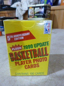 lot 19 image: 1990 Fleer Update Basketball Player Photo Cards