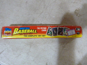 lot 25 image: 1990 Topps Micro Baseball Card Set