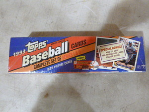 lot 30 image: 1993 Topps Baseball Card Set