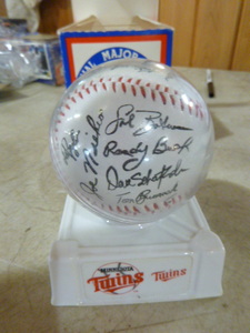 lot 36 image: 1987 Minnesota Twins World Series Autographed Baseball