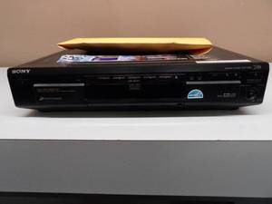 lot 50 image: SONY DVDCDVIDEO CD PLAYER DVP-C660 - WITH REMOTE & MANUAL - WORKS - NICE - SEE PICTURES