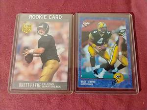 lot 18 image: (2) Brett Favre Cards - Includes Rookie