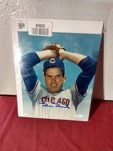 lot 19 image: Autographed Robin Roberts 8x10 Photo - WCOA