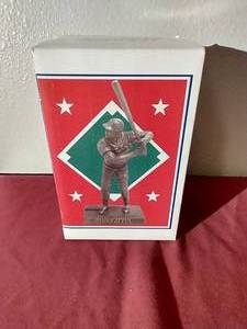 lot 22 image: Tony Oliva Bronze Statue