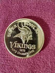 lot 51 image: Minnesota Vikings Super Bowl XI Coin