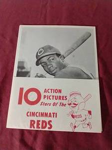 lot 89 image: Rare 1961 Mannys Baseball Land Cincinnati Reds Photo Set