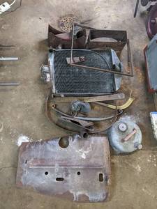 lot 70 image: Assortment of Vintage Car Parts
