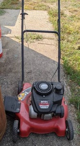 lot 32 image: MTD Lawnmower 20 Cutting Width