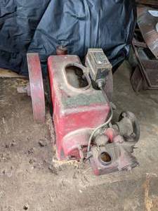 lot 92 image: Antique Hit and Miss Engine