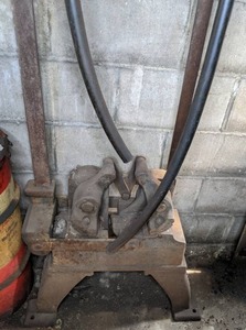 lot 74 image: Vintage Canedy-Otto Manufacturing Co. Machinery