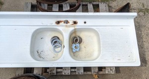 lot 98 image: Vintage Kitchen Sink with Drainboard