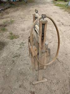lot 217 image: Antique Anchor Folding Bench Clothes Wringer