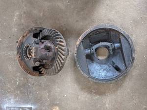 lot 214 image: Automotive Differential