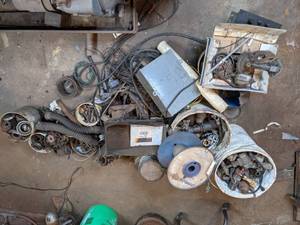 lot 202 image: Miscellaneous Garage Items - Metal, Spools, Scraps