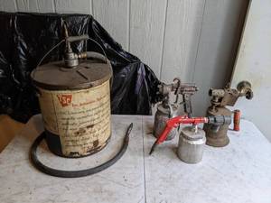 lot 135 image: Vintage TSC Lubricants Can with Sprayer, Nozzles and Wands