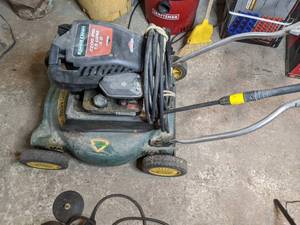 lot 119 image: Briggs and Stratton Speed Clean Pressure Washer
