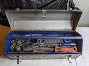 lot 103 image: Sears Craftsman Toolbox with Tools