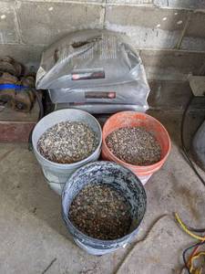 lot 257 image: Black Blast Abrasive Blasting Crystals, Landscape Rocks