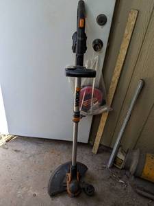 lot 260 image: Worx Cordless Grass TrimmerEdger