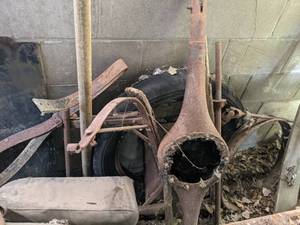 lot 238 image: Various Assortment of VehicleCar Parts