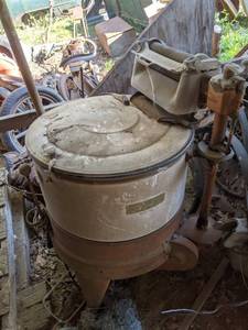 lot 243 image: Vintage Maytag Gyratator Washer