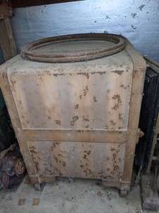 lot 237 image: Vintage Chicago Safe & Lock Co. Safe on Wheels