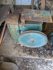 lot 281 image: Vintage Fairbanks-Morse Type C-46 No. 5 Farm Engine
