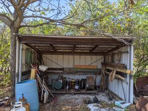 lot 283 image: Large Storage Shed