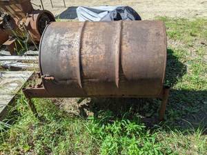 lot 284 image: Vintage Farm Equipment