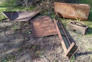 lot 361 image: Large Pieces of Scrap Metal