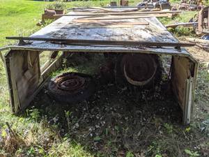 lot 308 image: Vintage Tires and TruckVehicle Topper