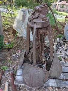 lot 331 image: Vintage Hayward Company Grapple