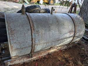 lot 334 image: Large Metal Tank