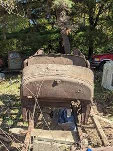 lot 19 image: Ford Model T Body (Year Unknown)
